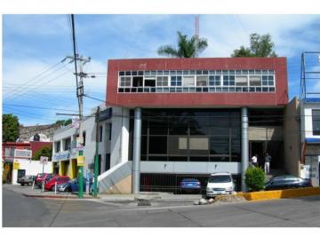 Edificio · 468m² · 20 Estacionamientos · Edificio Comercial en Quintas Martha