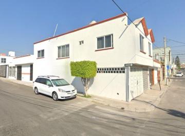 Casa de 3 habitaciones, Querétaro · Excelente Inmueble en Misión Fundadores