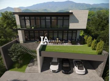 Casa · 767m² · 4 Recámaras · 4 Estacionamientos · Casa Sierra Alta Decimo Sector
