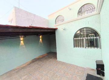 Casa de 3 habitaciones, Corregidora · Venta - Casa con Recamara en Planta Baja - Corregidora