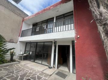 Casa · 251m² · 4 Recámaras · 6 Estacionamientos · Casa en Venta en Mercurio, Qro