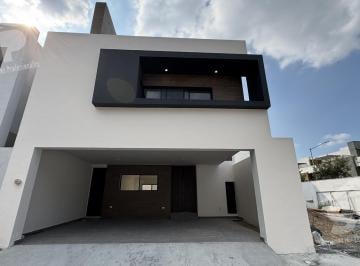 Casa · 284m² · 4 Recámaras · 2 Estacionamientos · Casa en Venta de 3 Plantas en Porto Cumbres Sector Milan