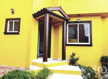 Casa · 111m² · 3 Recámaras · 2 Estacionamientos · Casa en Venta en Esquina, en Lomas Lindas II, Atizapán de Zaragoza, Estado de México.