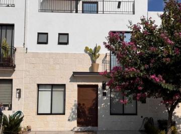 Casa en condominio de 4 habitaciones, Querétaro · Casa con Roof Garden en El Refugio, Querétaro | 4 Recámaras
