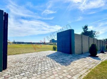 N/A · Terreno con Terraza Construida en Fraccionamiento Colinas del Martel Tesistán