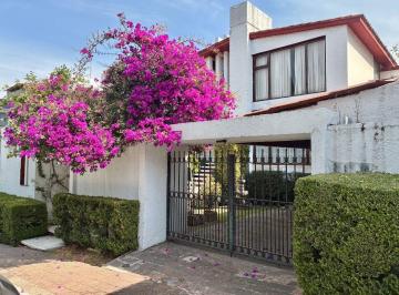 Casa de 3 habitaciones, Huixquilucan · Casa en Venta en Lomas de La Herradura. Oportunidad Para Remodelar.