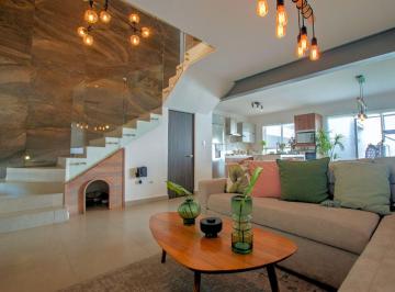 Casa de 2 habitaciones, García · Residencia con Doble Altura y Recámara Tipo Suite – ¡Lista Para Estrenar!