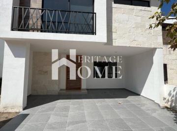 Casa de 3 habitaciones, Celaya · Pre - Venta de Casa en El Fraccionamiento Maderas Residencial.