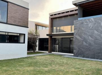 Casa · 520m² · 4 Recámaras · 4 Estacionamientos · Casa Fraccionamiento La Mision, Atlixcayotl, Gran Jardin, 4 Recamaras
