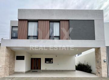 Casa · 282m² · 3 Recámaras · 3 Estacionamientos · Casa en Venta en Carretera Nacional, Las Palmas, Santiago N. L. Antes de El Faisán