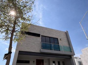 Casa en condominio de 4 habitaciones, Zapopan · Casa en Venta en Solares/ Tec de Monterrey