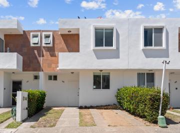 Casa de 3 habitaciones, Bahía de Banderas · Casa con 3 Recámaras en Venta en Bucerías en Coto con Alberca