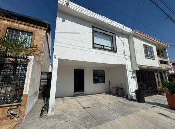 Casa · 116m² · 3 Recámaras · 2 Estacionamientos · Casa en Venta Jardines de Andalucia Guadalupe N. L.