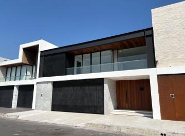 Casa · 376m² · 3 Recámaras · 2 Estacionamientos · Casa - Playas del Conchal