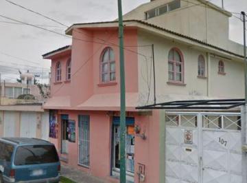 Casa · 210m² · 7 Recámaras · 4 Estacionamientos · Propiedad con 2 Casas. Col. Las Amércias.