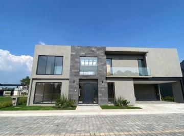 Casa · 300m² · 3 Recámaras · 1 Estacionamiento · Vistalagua