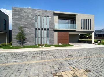 Casa · 300m² · 3 Recámaras · 1 Estacionamiento · Vistalagua