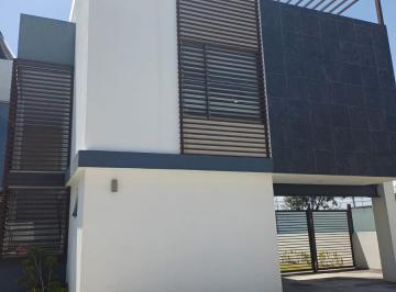 Casa · 220m² · 3 Recámaras · 3 Estacionamientos · Casas en Venta en Metepec Muy Cerca de Torres y Av Tecnológico
