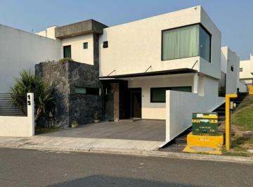 Casa · 234m² · 3 Recámaras · 2 Estacionamientos · Casa en Venta en Lomas de La Rioja