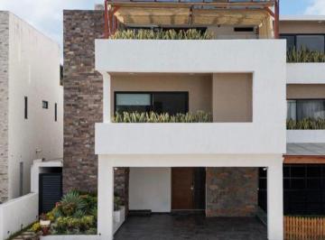 Casa · 420m² · 3 Recámaras · 2 Estacionamientos · Casa en Venta en Playa de Vacas