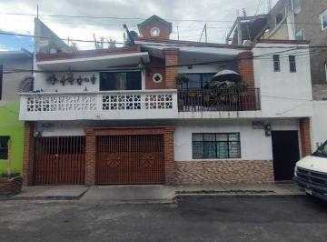 Casa de 8 habitaciones, Iztapalapa · Casa en Venta con 4 Departamentos Col. Lomas de San Lorenzo