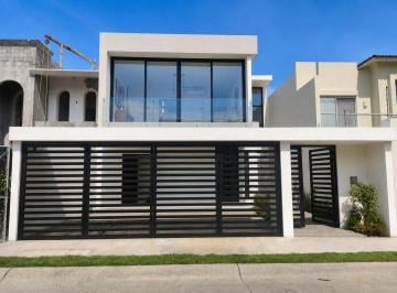 Casa Venta 370m² de 4 habitaciones · Casa Nueva en Fluvial Vallarta - 4 Recamaras - 4 Baños – 343 m²
