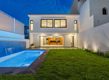 Casa · 343m² · 4 Recámaras · 2 Estacionamientos · Casa Nueva en Fluvial Vallarta - 4 Recamaras - 4.5 Baños – 343 m²