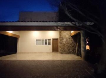 Casa de 3 habitaciones, León · Renta de Casa en Las Quintas Frente a Plaza Mayor