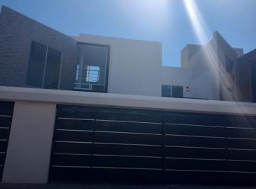 Casa · 3 Recámaras · 3 Estacionamientos · Casa en Venta