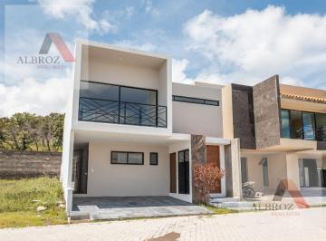 Casa · 185m² · 3 Recámaras · 2 Estacionamientos · Casa en Venta