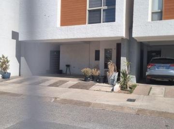 Casa de 3 habitaciones, Chihuahua · Excelente Casa en Renta Encordada del Valle