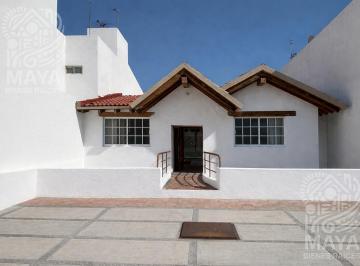 Casa · 301m² · 3 Recámaras · Casa en Venta, Cumbres de Acutzingo, Cumbres del Cimatario, Querétaro