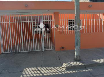 Casa de 3 habitaciones, Guadalajara · Casa en Venta, Remodelada, Entre Miravalle y Echeverria