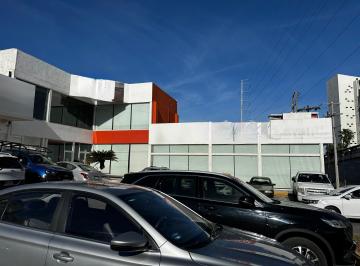 Local comercial · 307m² · 5 Estacionamientos · Local en Renta en Col Cumbres, Monterrey N. L.