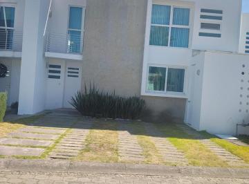 Casa · 264m² · 3 Recámaras · 2 Estacionamientos · Casa Venta Residencial Ciruelos Metepec