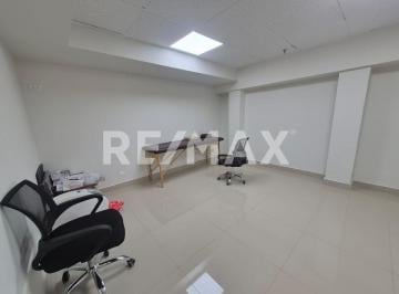 Oficina · 135m² · 1 Estacionamiento · Oficina en Renta de 135.81 m², en Blvd. Agua Caliente, Tijuana