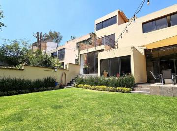 Casa · 327m² · 4 Recámaras · 3 Estacionamientos · Casa en Venta en Lomas de Las Aguilas