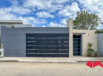 Casa de 4 habitaciones, Mérida · Casa Contemporánea Moderna de Una Sola Planta con Alberca en Excelente Ubicación en Dzityá