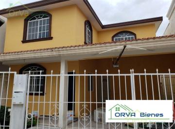 Casa · 247m² · 3 Recámaras · 2 Estacionamientos · Casa en Venta Col. El Charro, Camino Viejo a Tancol