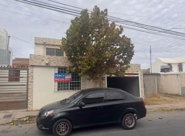 Casa · 158m² · 1 Estacionamiento · Casa en Venta Col. Lince III