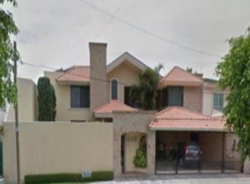 Casa de 5 habitaciones, Guadalajara · Hermosa Casa en San Pablo Gdj de 450 m² en Venta!