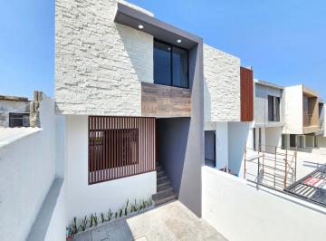 Casa · 3 Recámaras · 2 Estacionamientos · Casa en Venta