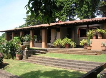 Casa · 2072m² · 5 Recámaras · 15 Estacionamientos · Casa - Fraccionamiento Los Limoneros