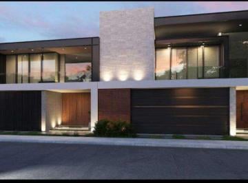 Casa · 376m² · 4 Recámaras · 1 Estacionamiento · Casa Venta, 2 Plantas 4 Recamaras Una en Planta Baja, en La Riviera Veracruzana.