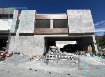 Casa · 285m² · 4 Recámaras · 2 Estacionamientos · Casa en Venta Altares Residencial Zona Carretera Nacional Santiago