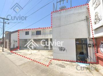 Local comercial · 330m² · 4 Estacionamientos · Local en Unidad Nacional