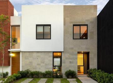 Casa · 181m² · 3 Recámaras · 2 Estacionamientos · Casa con Roof Garden y Sala Tv, en Venta en Nuevo Refugio, Querétaro