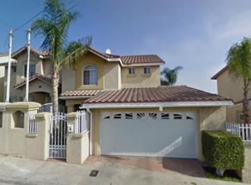 Casa de 3 habitaciones, Tijuana · Venta de Casa en Priv. del Cesarcolinas de Agua Calientetijuana Cp 22030, Baja California