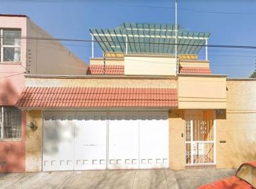 Casa de 5 habitaciones, Azcapotzalco · Bonita Casa en Remate Ubicada en Col. Petrolera Azcapotzalco Ciudad de México