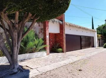 Casa · 486m² · 3 Recámaras · 5 Estacionamientos · Casa de un Piso en Venta en Juriquilla Queretaro